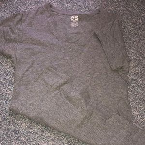 V-neck t-shirt